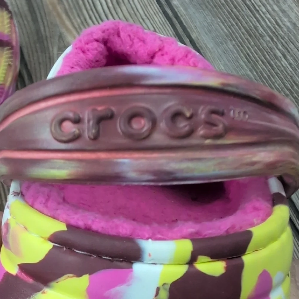 CROCS Size C11 Kids Fuzzy-lined Mable Color With Jibbitz